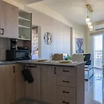 Mosaic - 1 Bedroom In アパート *