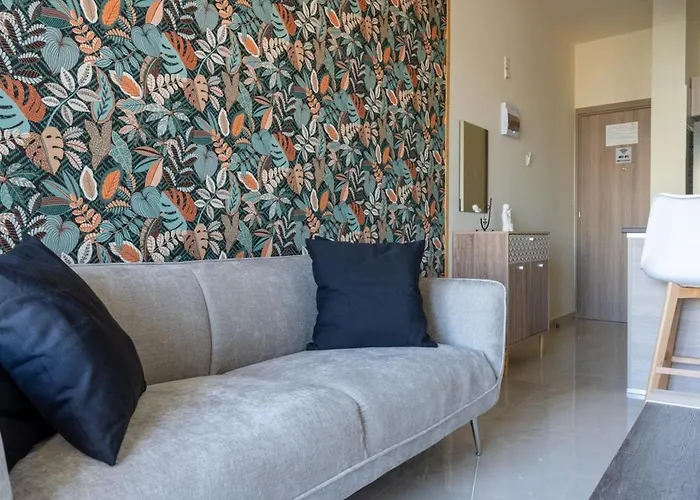 Mosaic - 1 Bedroom In